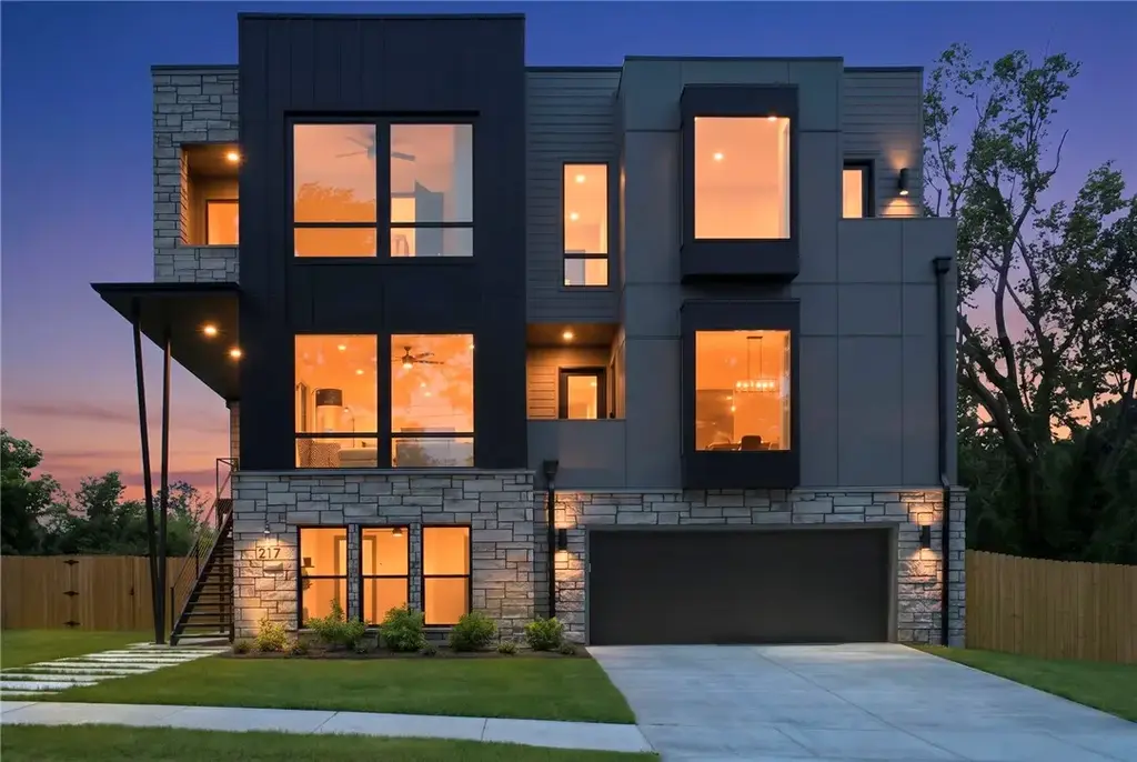 217 Ne H Street, Bentonville