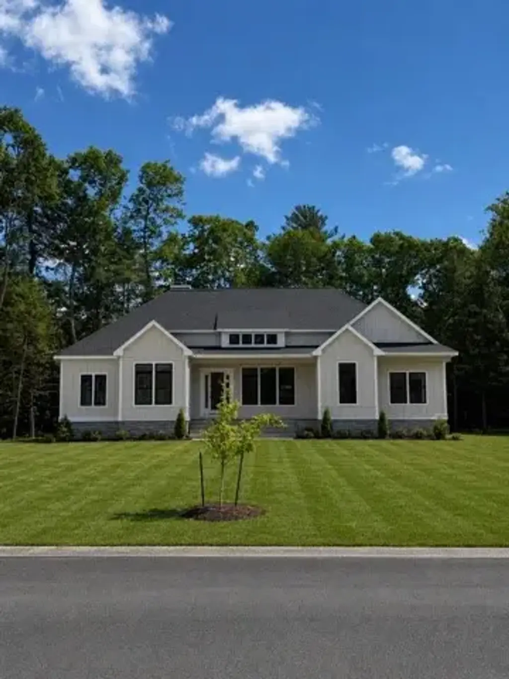 84 Carrs Ln, North Kingstown