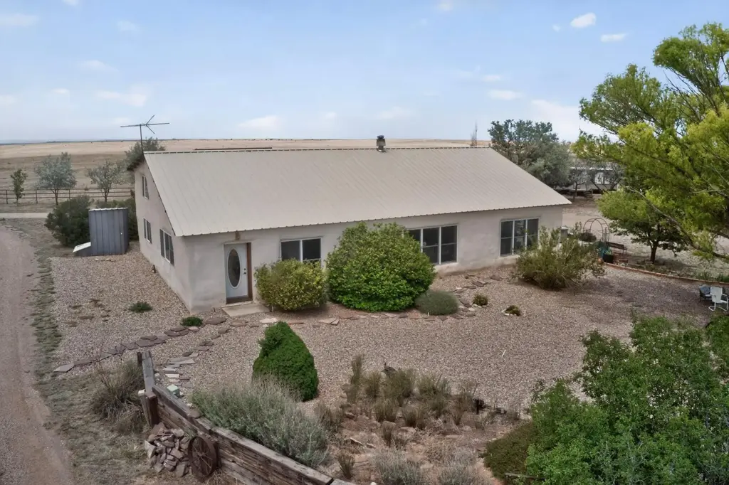 10 E Lupe Road, Mountainair