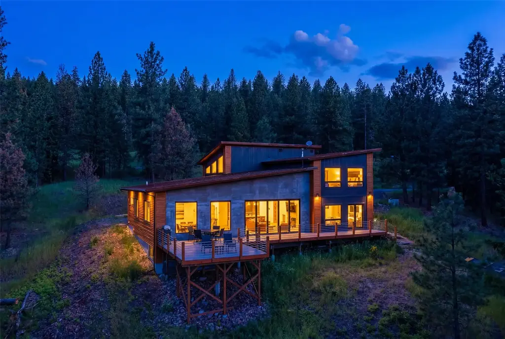 1136 Big Flat Road, Missoula