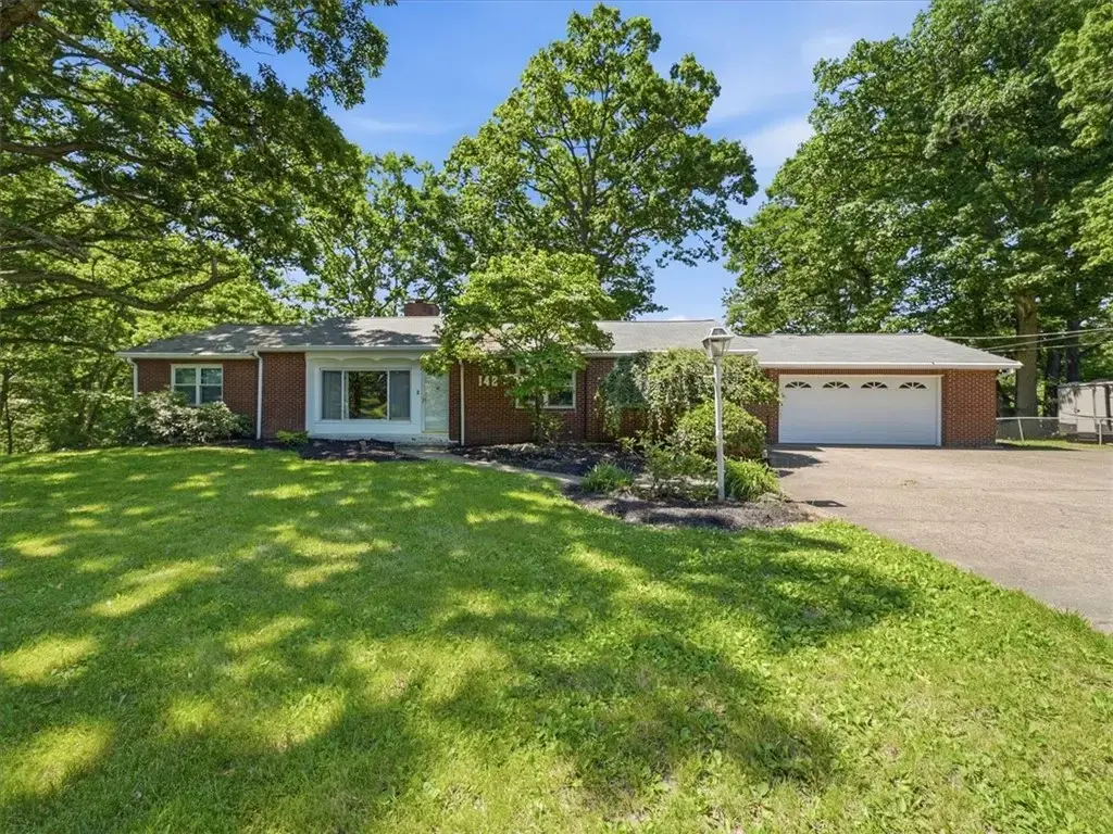 142 Center Grange Road , Center