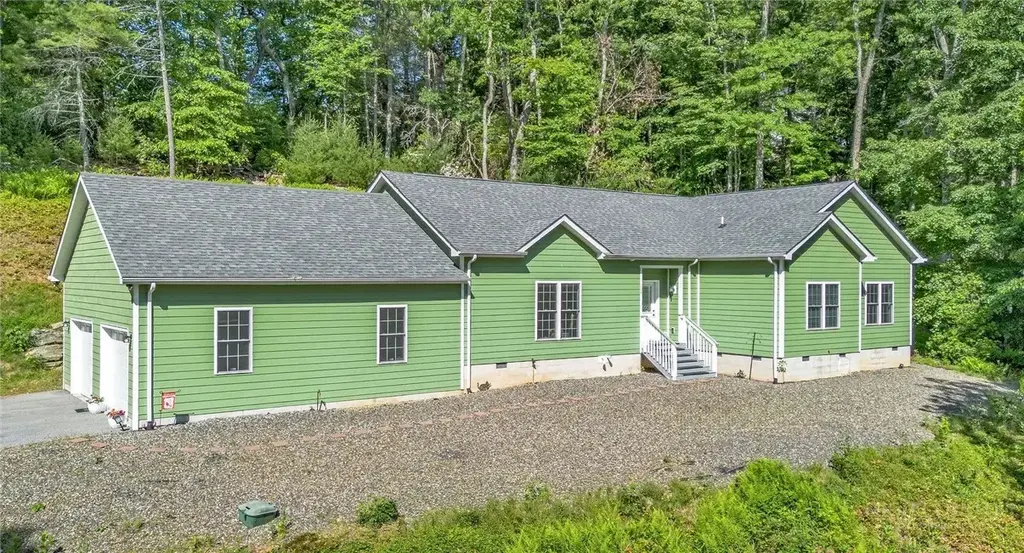 324 Hidden Spring Road, West Jefferson