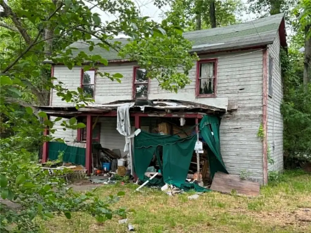 3 Elm Street, Georges