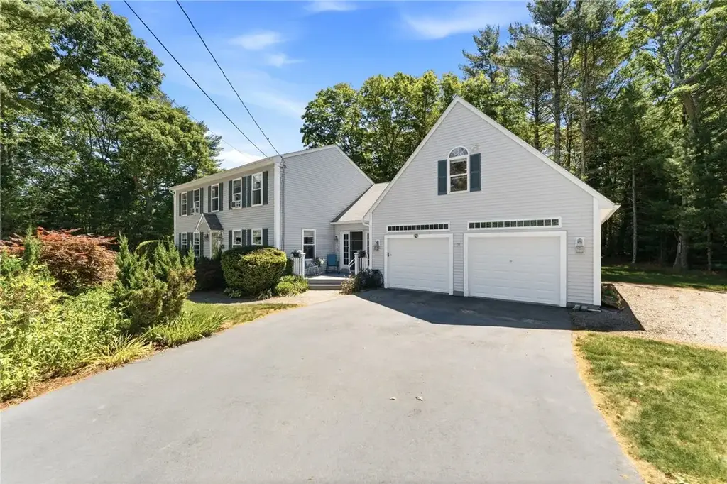 34 Crestwood Ln, Charlestown