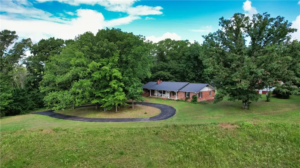 14214 Highway 62, Rogers