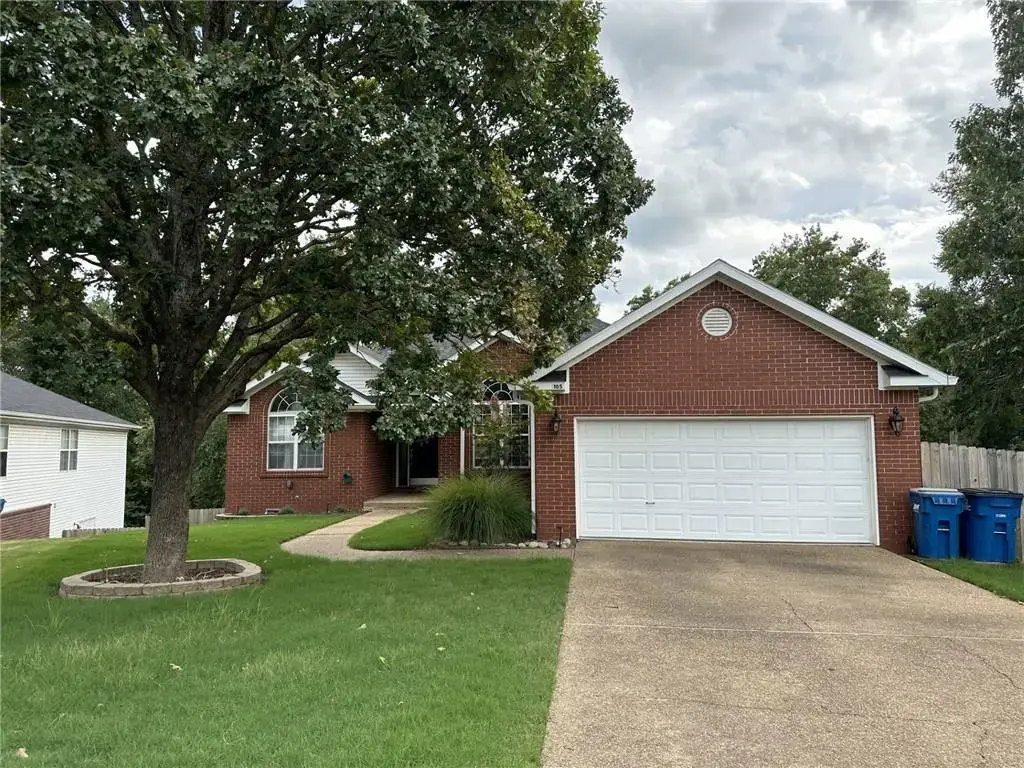 105 Nw Erika Court, Bentonville
