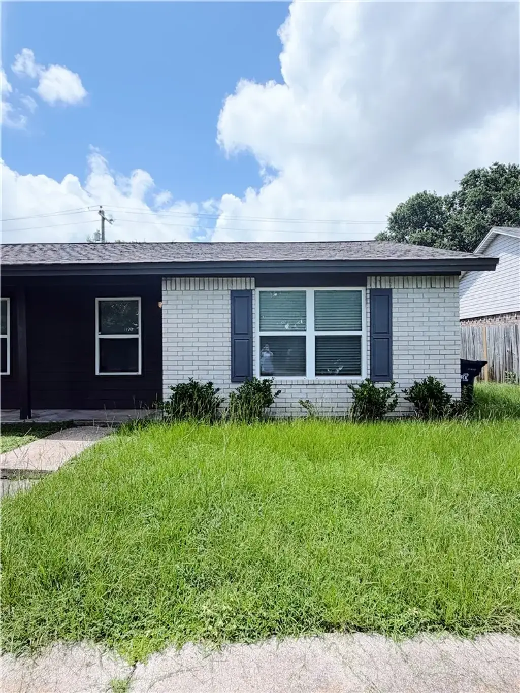 1207 Airline Drive, College Station