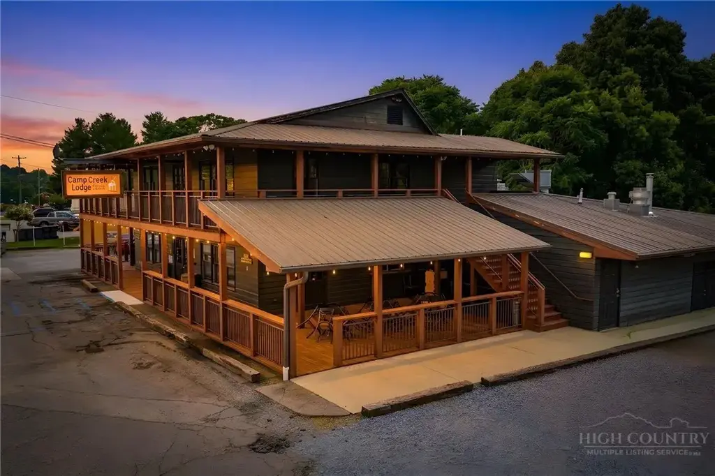 2000 N Bridge Street, Elkin