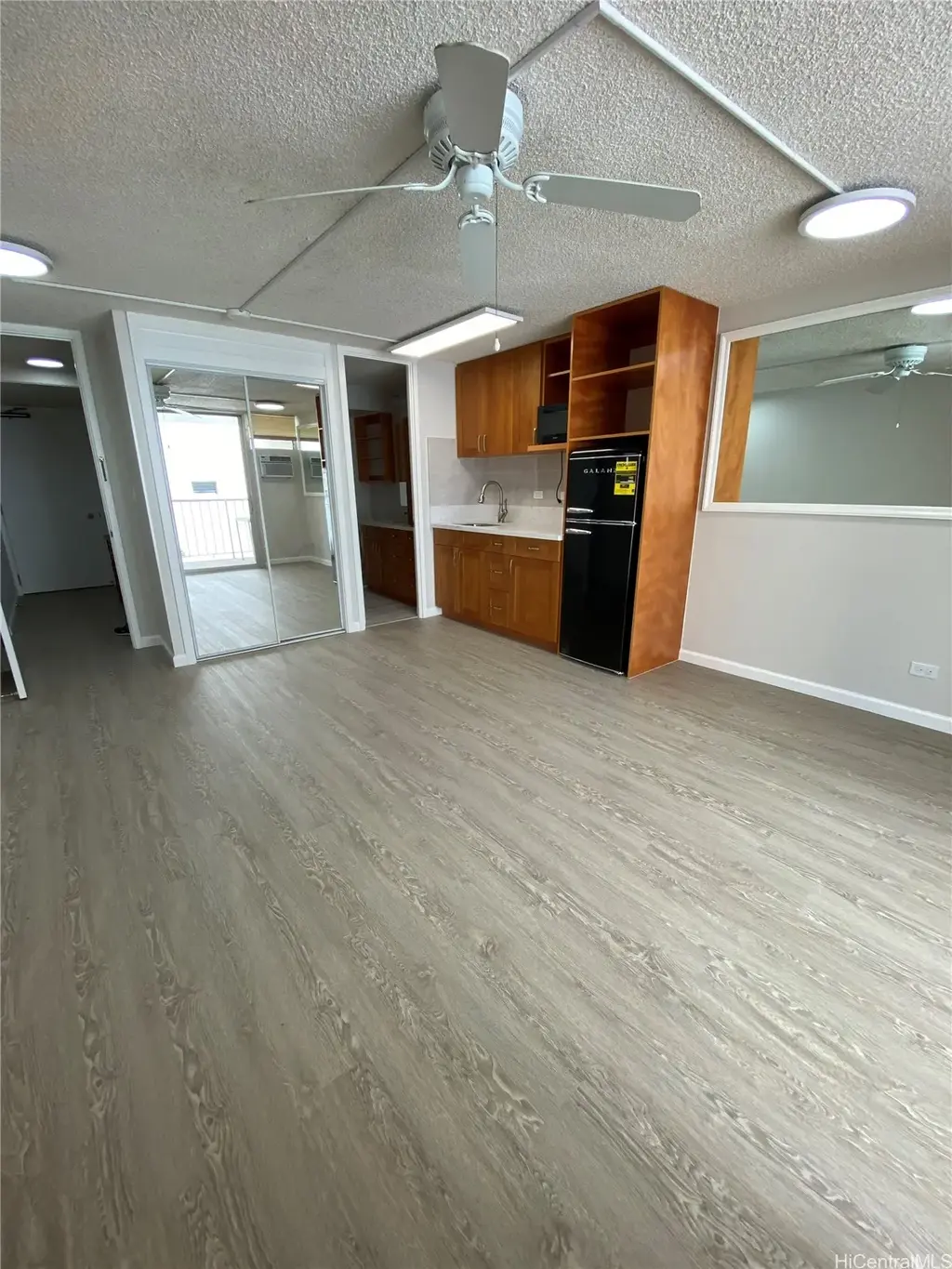 440 Lewers Street # 403, Honolulu