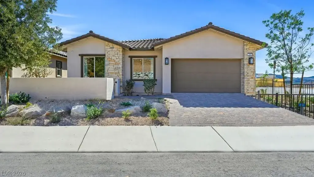 359 Faro Di Portofino Court, Henderson