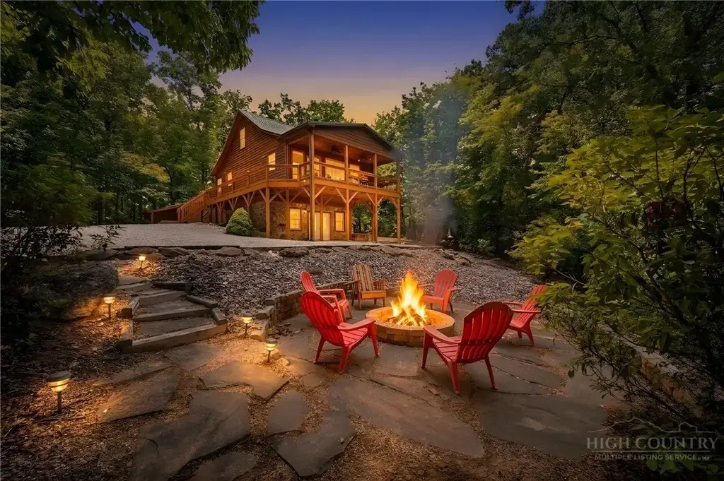 1987 Buck Mountain Road, Purlear