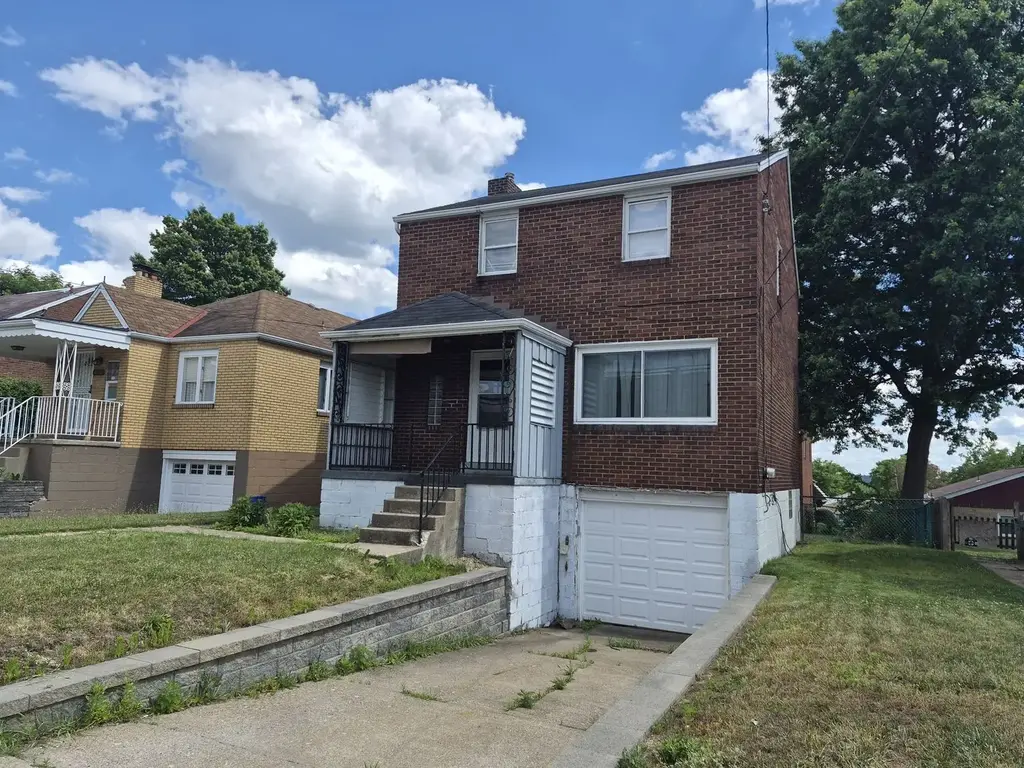512 Bigelow Street, Greenfield