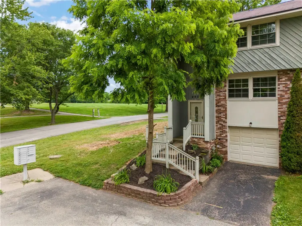 2909 Big Meadow Court , South Fayette