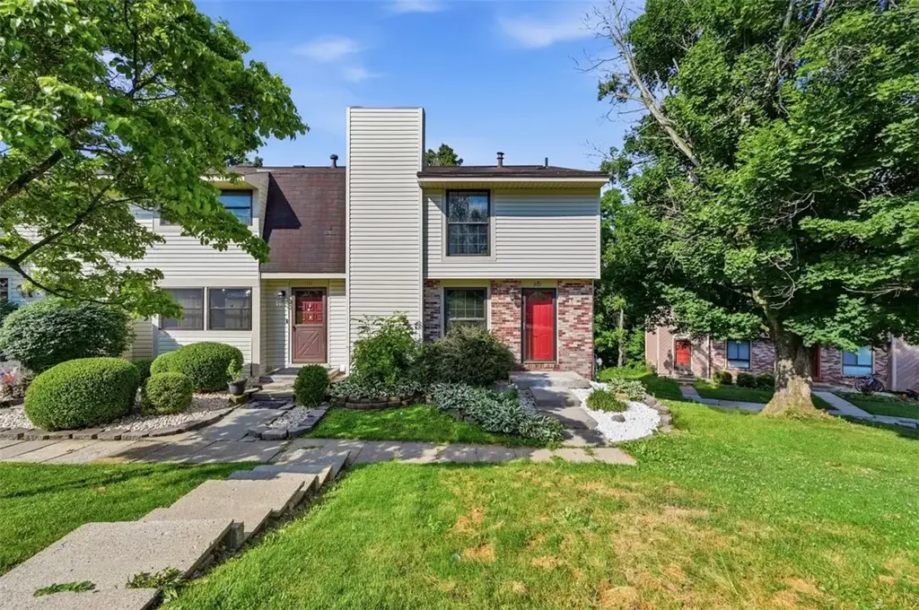 2317 Firethorn, South Fayette