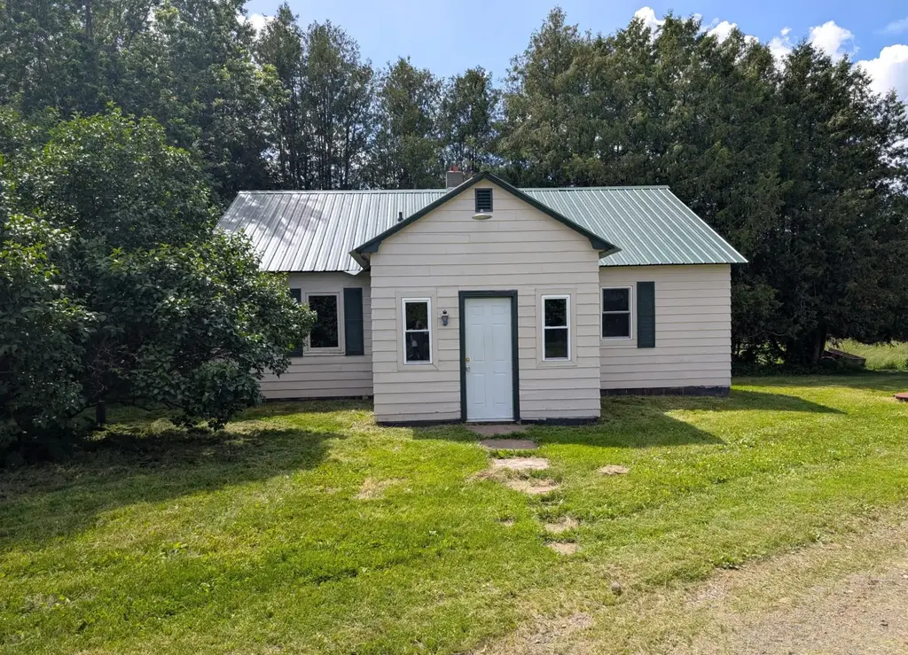 N4896 Rusk Rd, Hawkins