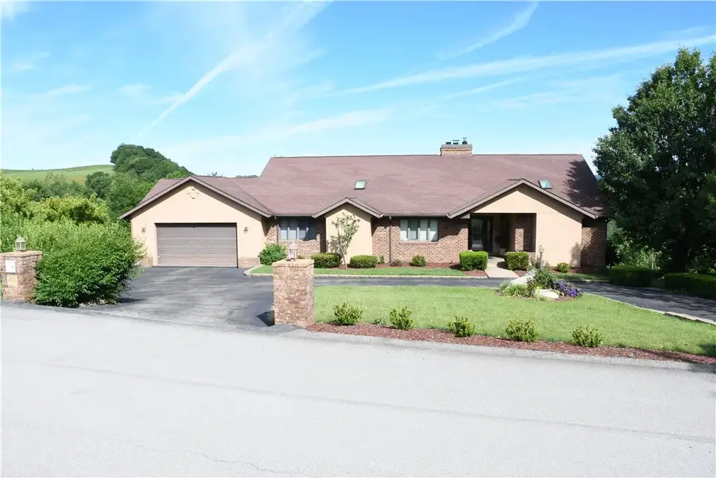4050 Adelaide Hills , Connellsville
