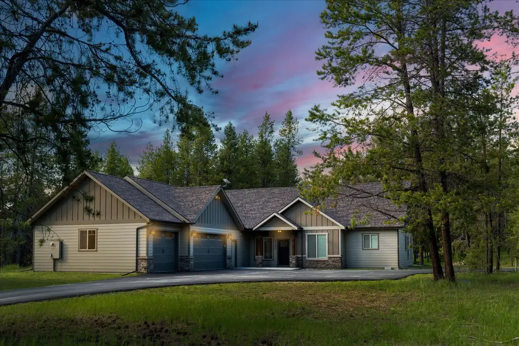 9343 Us Hwy 2 W, Marion