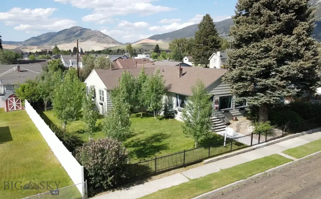 2821 Edwards, Butte