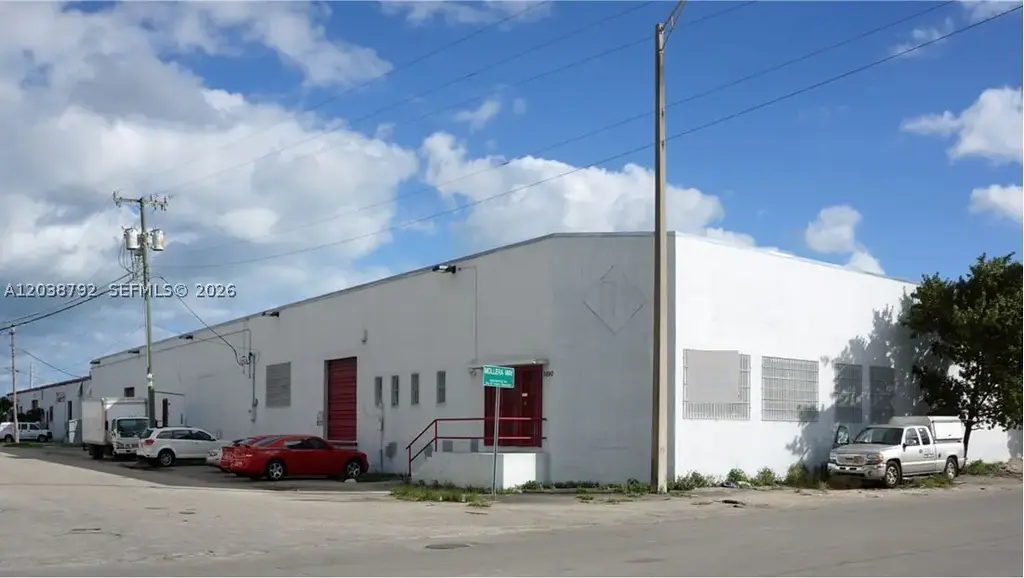 3690 Nw 52nd St, Hialeah