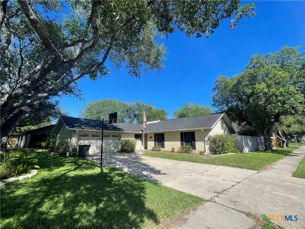 101 Rio Vista Drive, Victoria