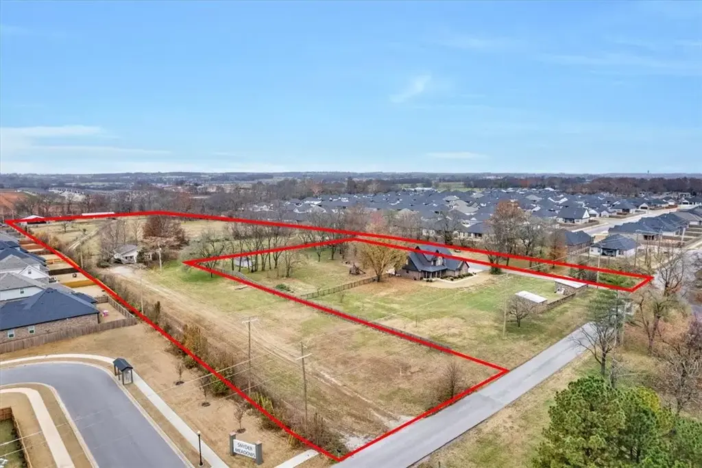 3810 & 3720 N Rainbow Farm Road, Bentonville
