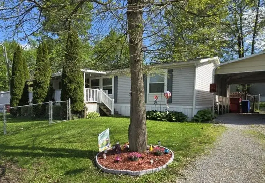 590 Primrose Lane, Brady