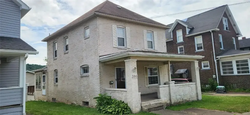 386 Pittsburgh Circle, Ellwood City