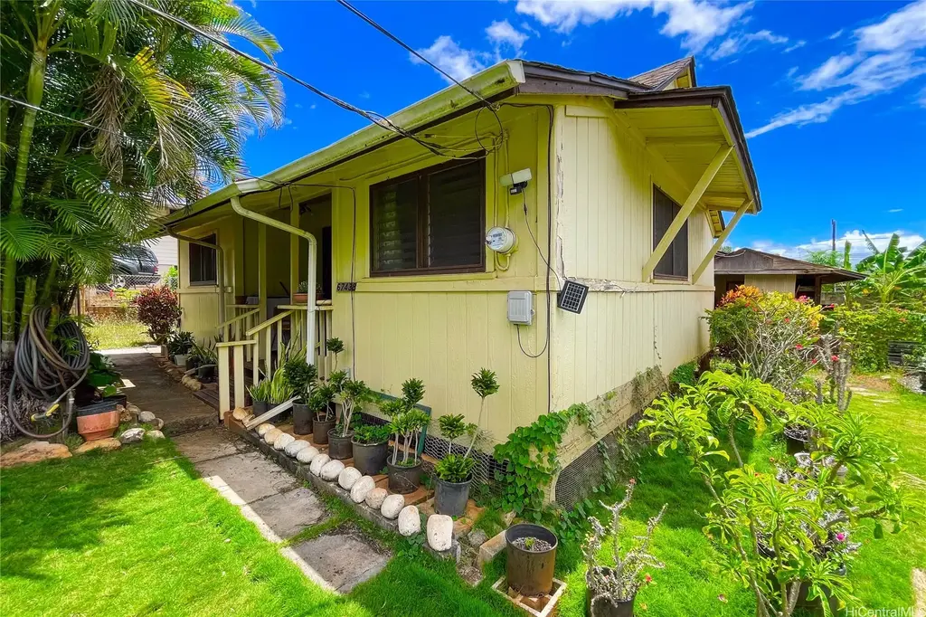 67-438 Kioe Street, Waialua