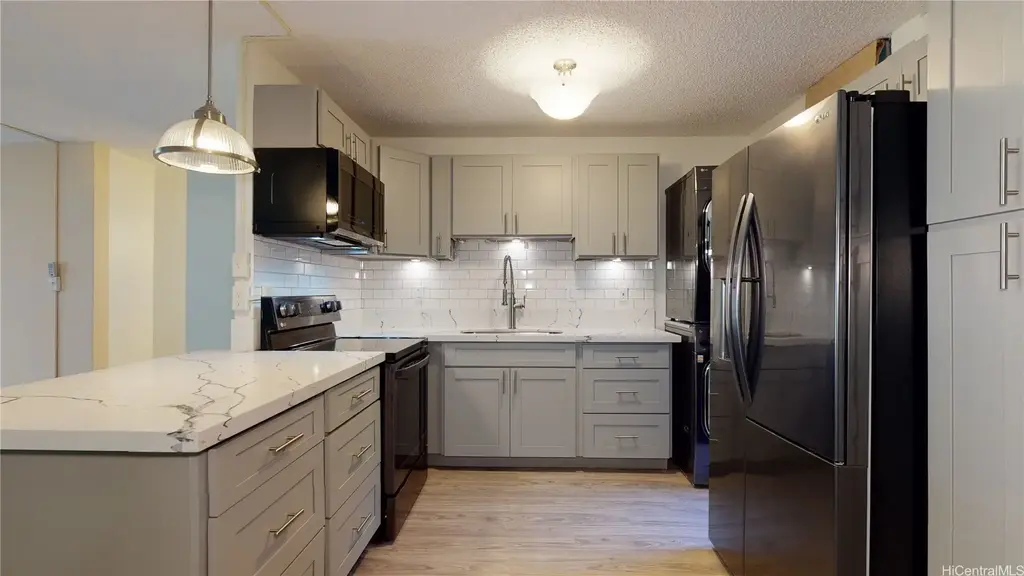 95-273 Waikalani Drive # D302, Mililani