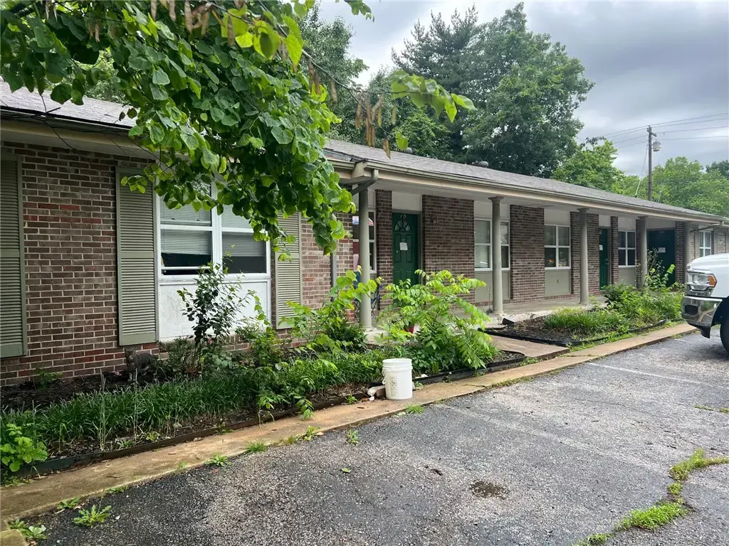 8831 Country Club Drive, Rogers