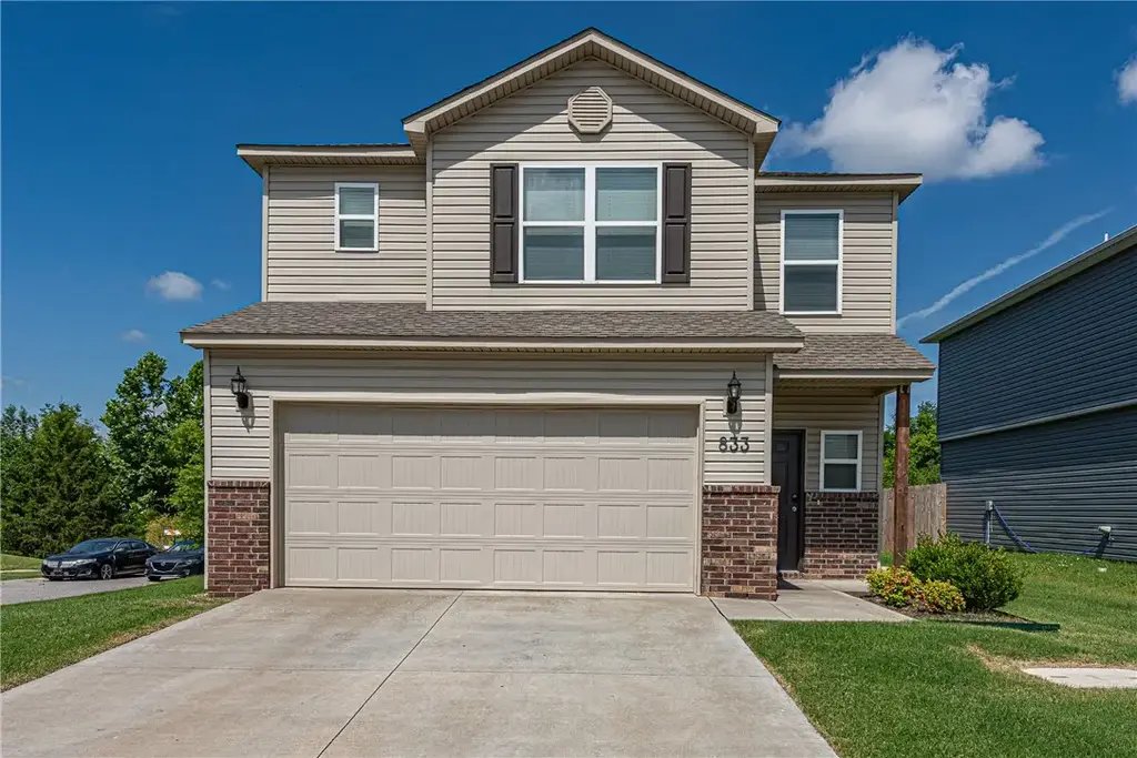 833 E Sparrow Circle, Fayetteville