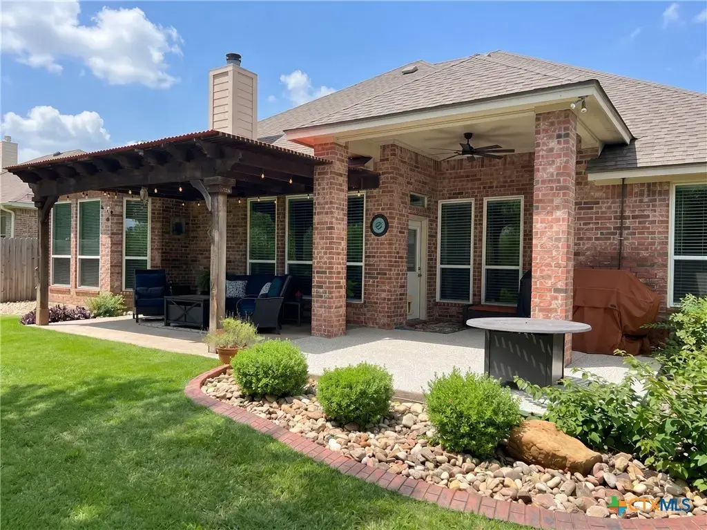 2215 Fox Glen Lane, Temple