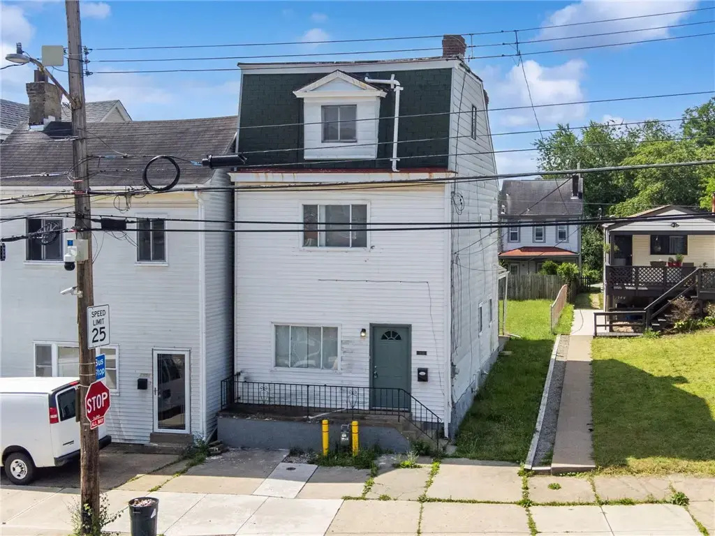 1946 Arlington Avenue , Arlington