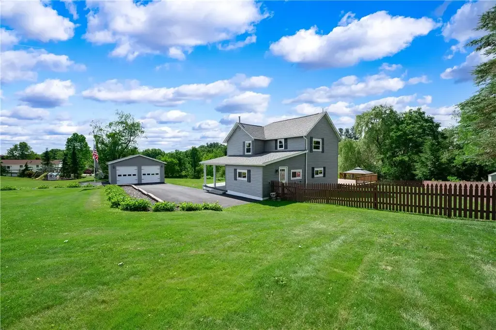 214 Willow Run Drive , Center