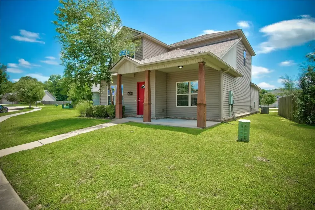 4600 W Colfax Loop, Fayetteville