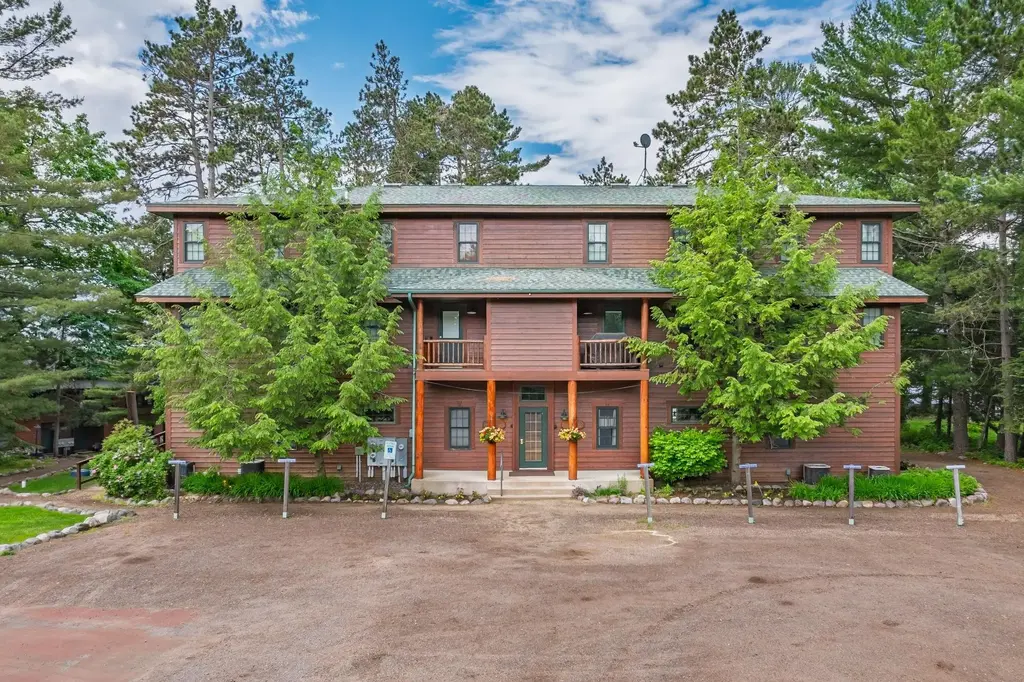 13037 Deer Park Rd # 4, Manitowish Waters