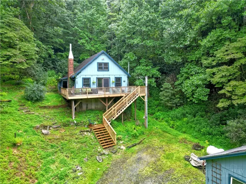 9440 Blackberry Road, Lenoir