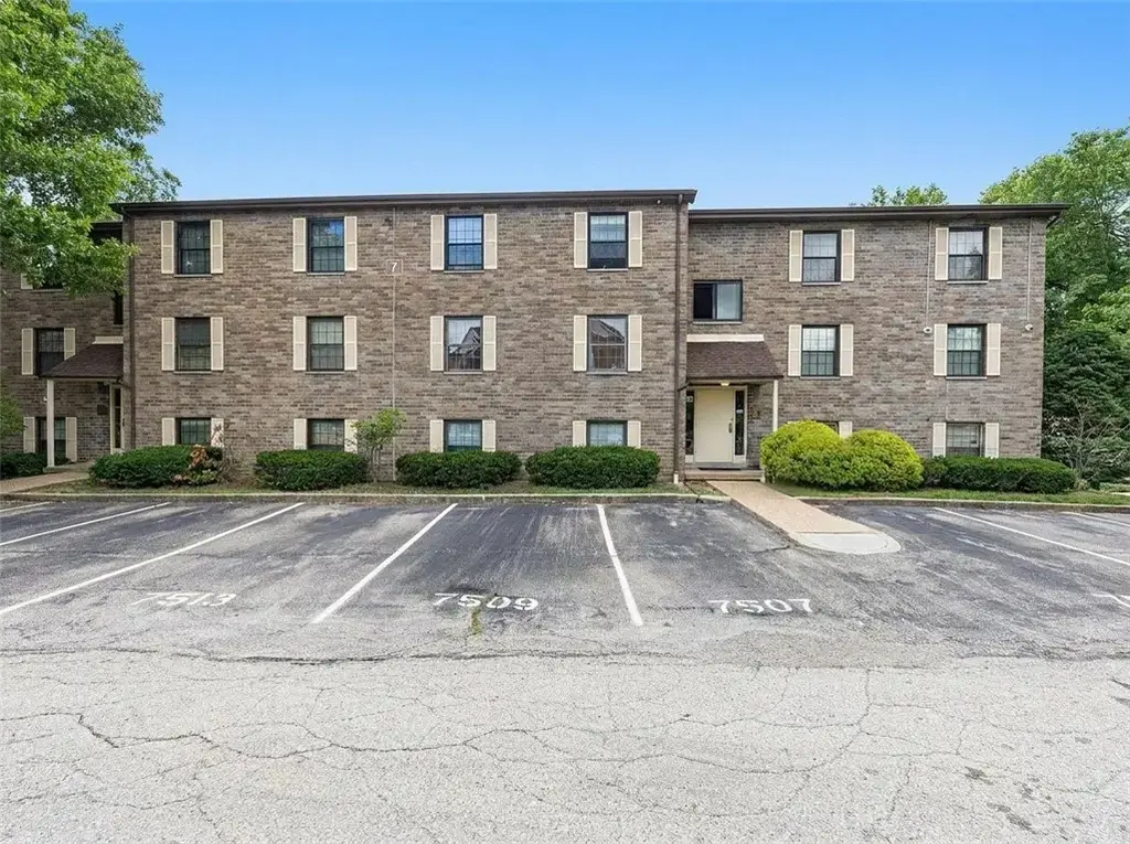 7509 Penn Bridge Court , Wilkinsburg