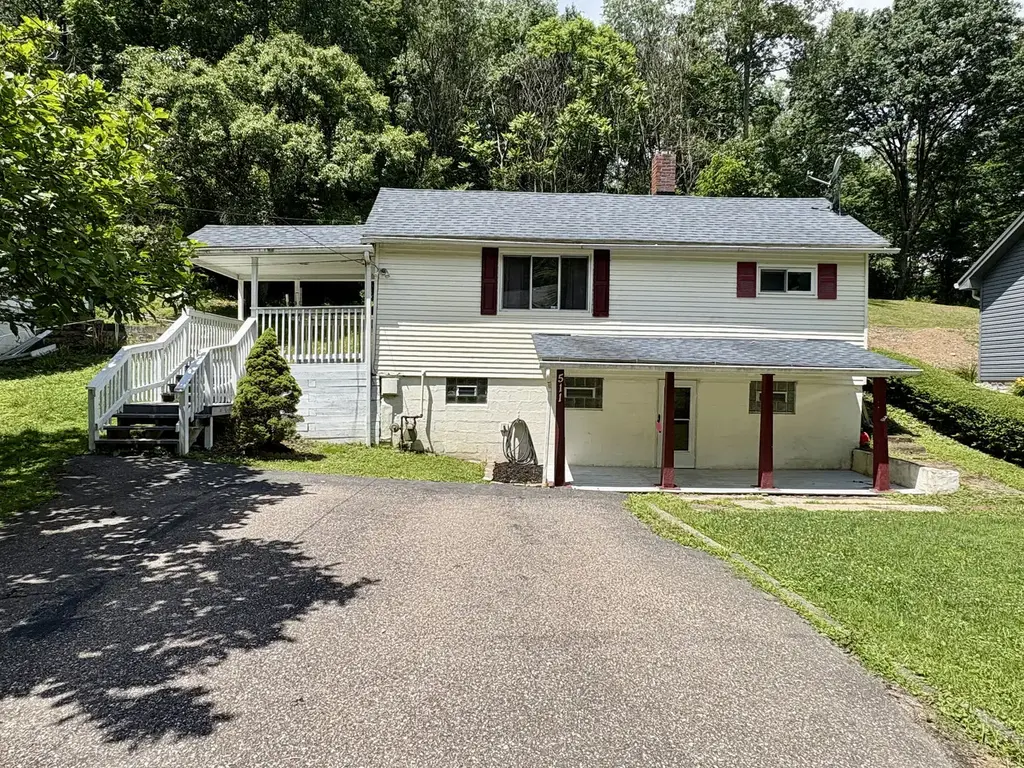511 California Hollow Road, North Fayette