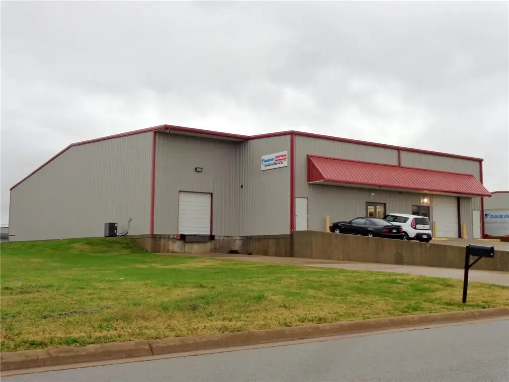 334 Agnes Drive, Tontitown