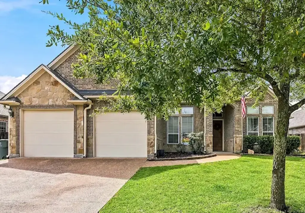 2938 Ambrose Drive, Bryan