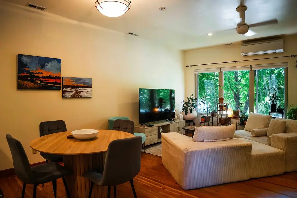8 New Village Avenue, Santa Fe