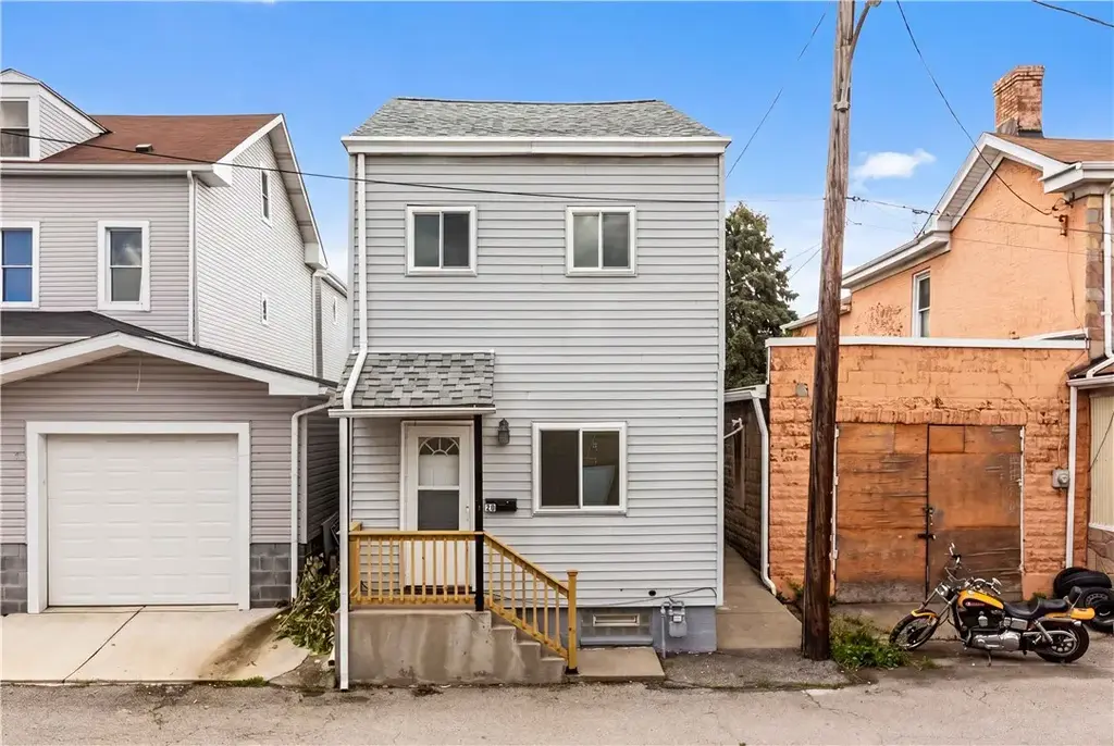 10 2nd Street , Sharpsburg