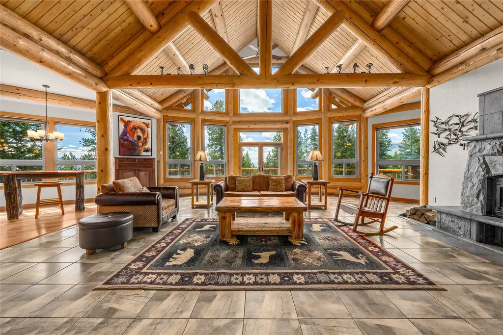956 & 952 Falling Star Road, Victor