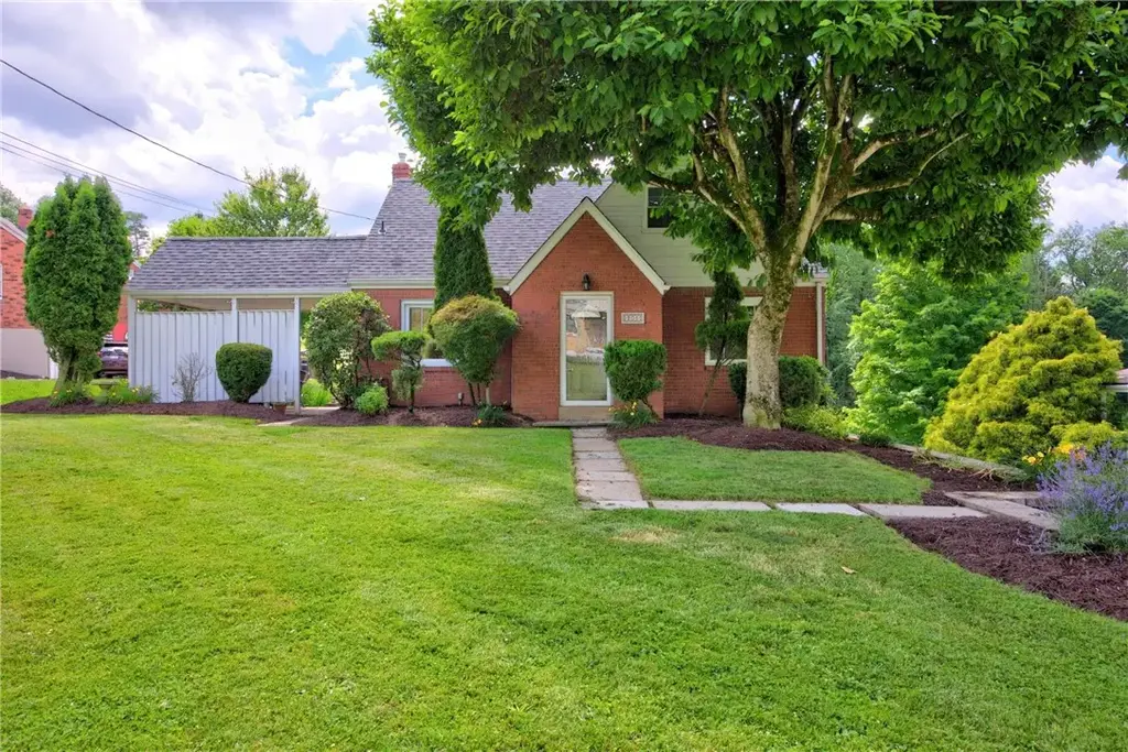 205 Coral Drive , Upper St Clair