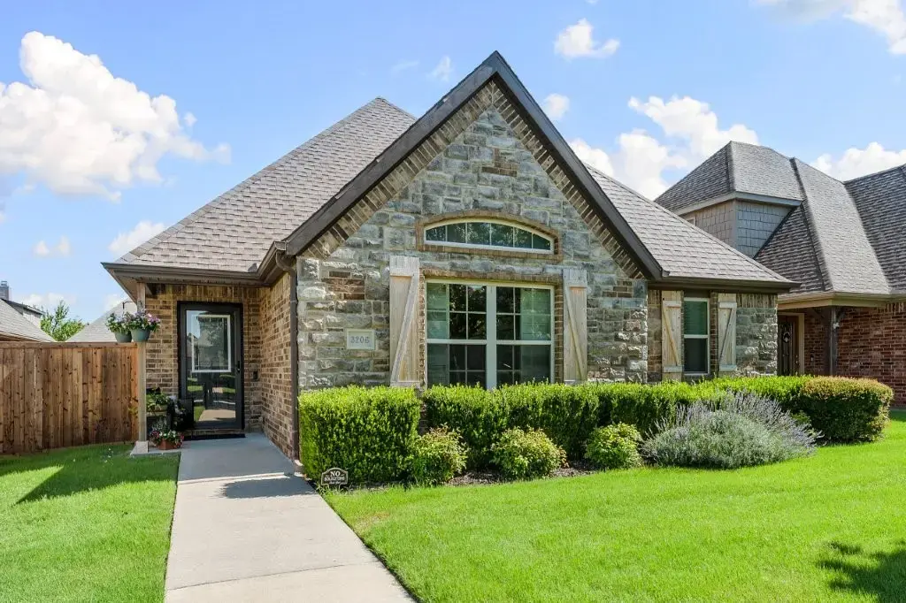 3206 Sw Warberry Avenue, Bentonville
