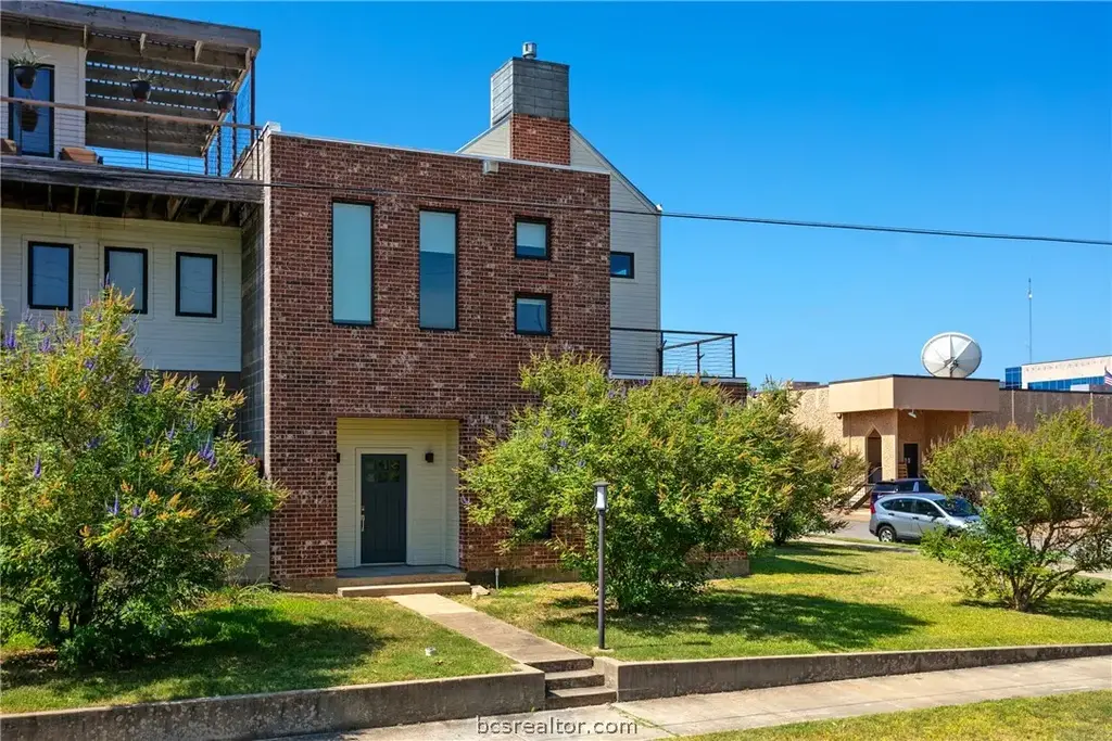 217 N Houston Avenue, Bryan