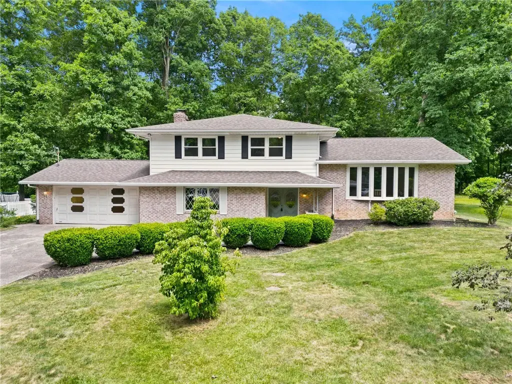 3482 Cardinal Drive, South Pymatuning