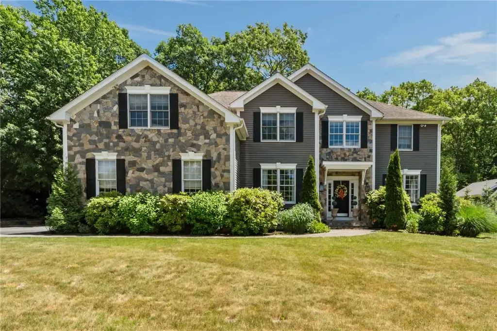 470 Sylvan Ct, North Kingstown