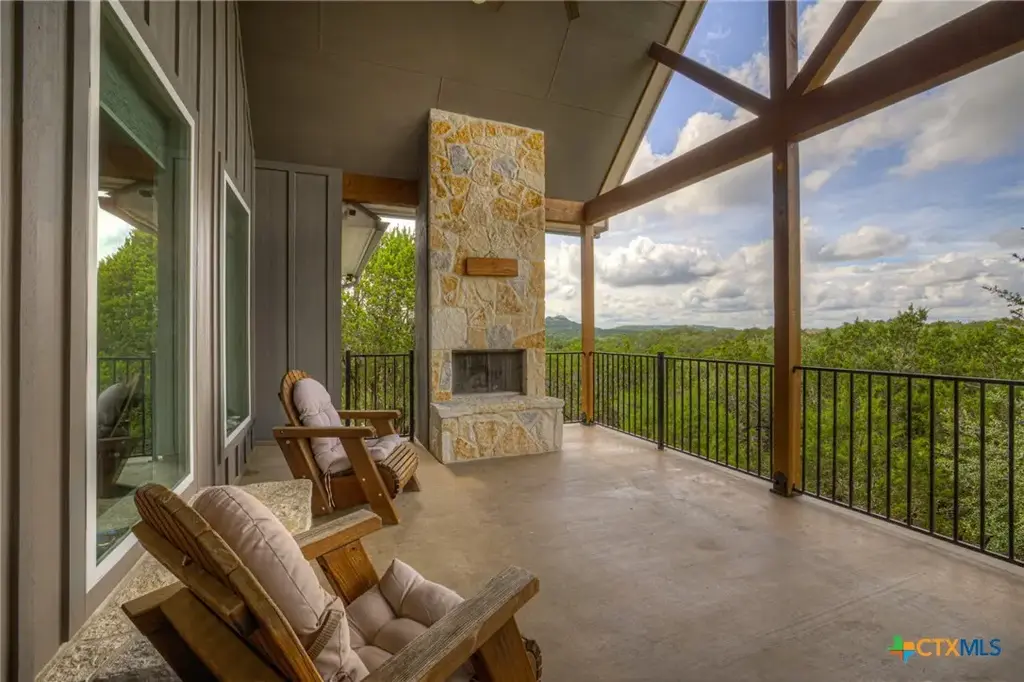 562 Toye Boulevard, Canyon Lake